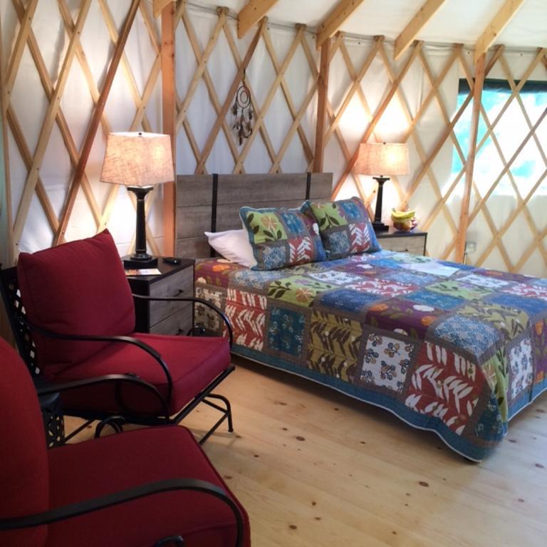 Circle M Camping Resort 16 Ft. Yurt 1 Lancaster Dış mekan fotoğraf