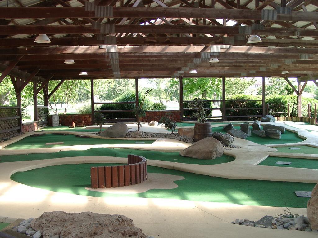 Circle M Camping Resort 16 Ft. Yurt 1 Lancaster Dış mekan fotoğraf