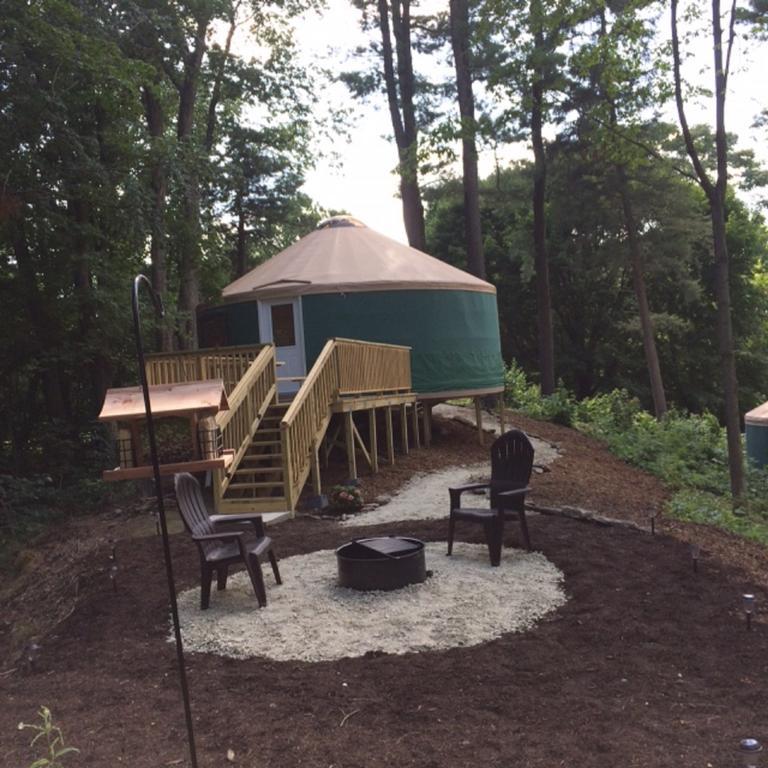 Circle M Camping Resort 16 Ft. Yurt 1 Lancaster Dış mekan fotoğraf